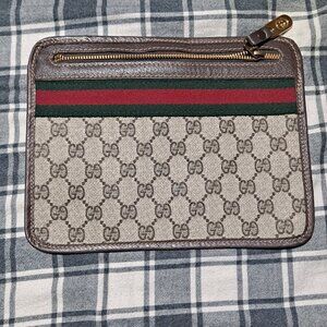 Authenticated 1970s vintage Gucci Portfolio. Make an offer